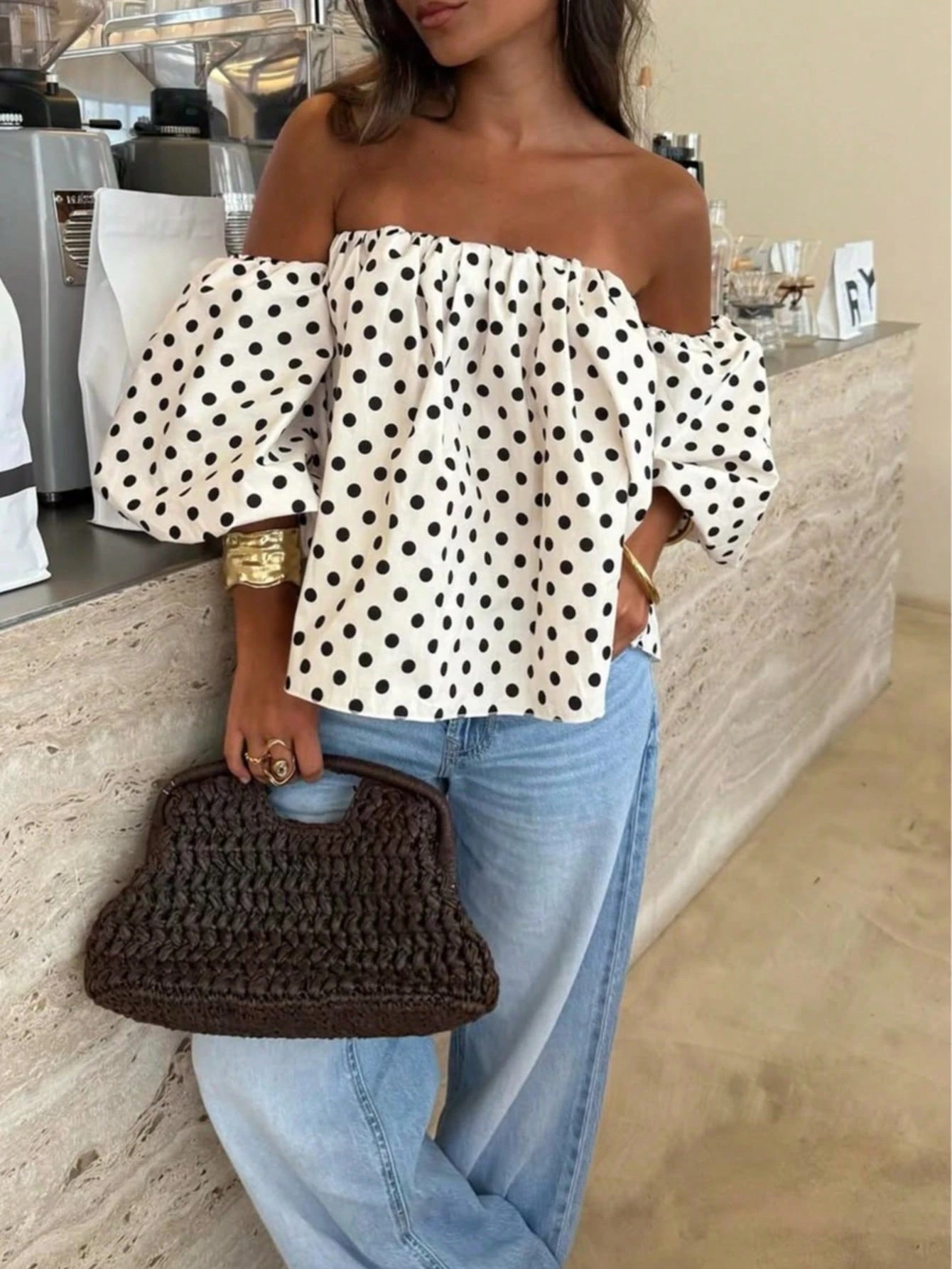 Blouse à pois épaules dénudées
