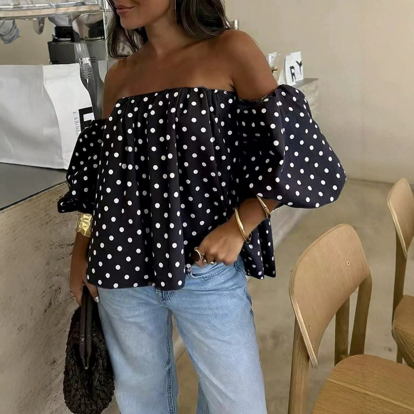 Blouse à pois épaules dénudées